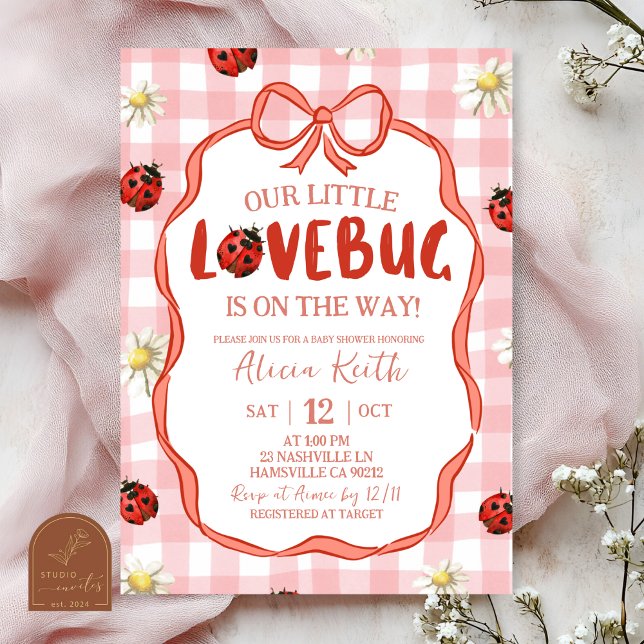 Convite Gingham Red Lovebug Baby Shower (Criador carregado)