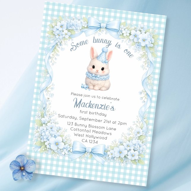 Convite Gingham Some Bunny Is One Aniversário Personalizad (Gingham Some Bunny Is One Cute Personalized Invitations by Ricaso. Blue Gingham and Rabbit Birthday)