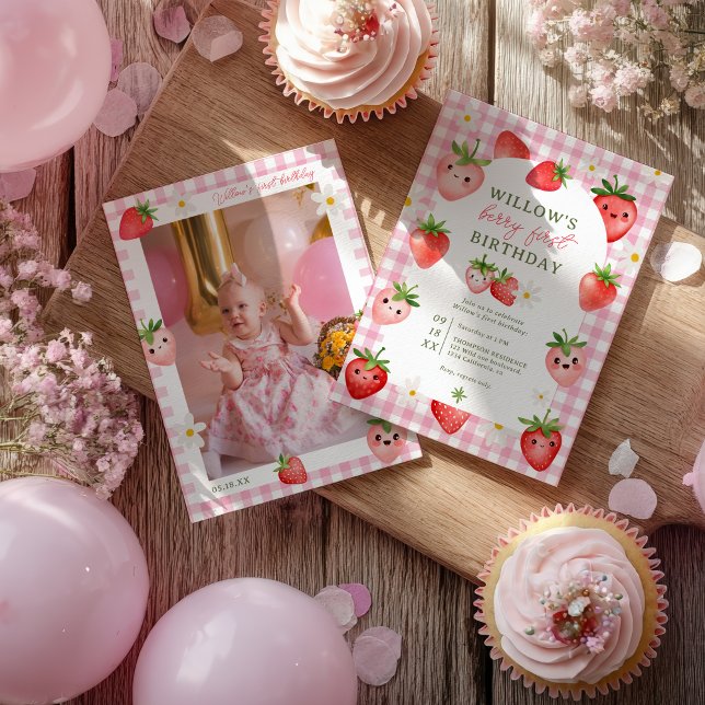Convite Gingham Strawberry Berry Primeiro Aniversário (Pink Gingham Strawberry Berry First Birthday Invitation)