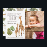 Convite Giraffe Safari Zoo Party Kids Foto Aniversário<br><div class="desc">O convite de fotos de aniversário deste miúdo bonito apresenta um fundo branco com uma girafa e mãe bebê,  e folhas tropicais. O verso apresenta um fundo branco com girafa e padrões de folha. Personalize-o para as suas necessidades. Você pode encontrar produtos correspondentes na minha loja.</div>