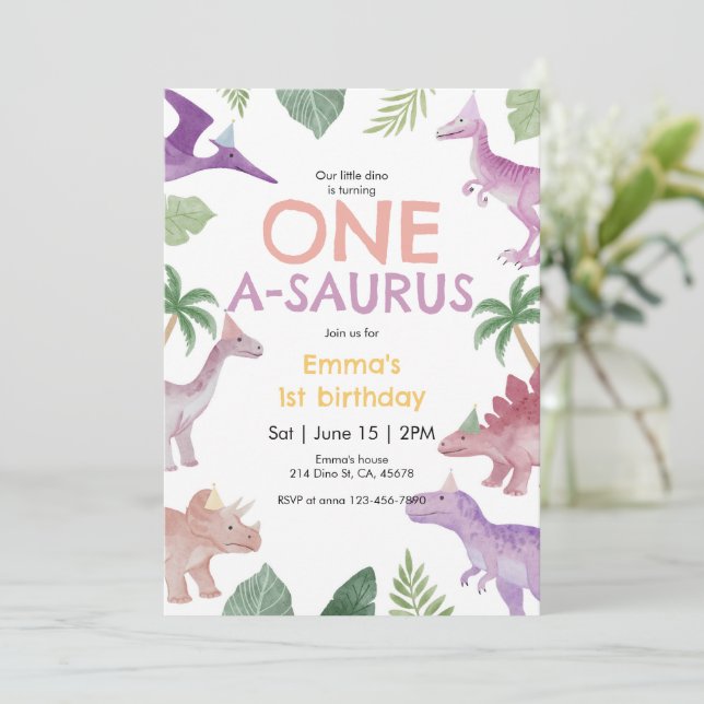 Convite Girl One A Saurus Dinosaur 1st Birthday Invitation (Em pé/Frente)