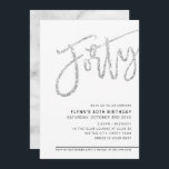 Convite Glitor prateado do aniversário de 40 anos de SCRIP<br><div class="desc">por kat massard >> https://linktr.ee/simplysweetpaperie <<<< Uma tendência, design de convite à mão para o seu ANIVERSÁRIO DE 40 ANOS - Tenho a maioria das idades disponíveis na DICA da loja: 1. Para alterar/mover gráficos e fontes e adicionar mais texto - pressione o botão "personalizar". - - - - -...</div>