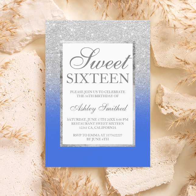 Convite Glitter azul esbranquiçado, glitter elegante doce  (Faux silver glitter blue elegant chic Sweet 16 Invitation)