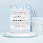 Convite Glitter azul-prata de aniversário elegante<br><div class="desc">Para um elegante aniversário de 40 anos (ou qualquer idade). Um fundo metálico falso prateado. Decorado com poeira azul esmaecida. Personalize e adicione um nome,  idade e detalhes da festa. O nome é escrito com um script de estilo manuscrito</div>