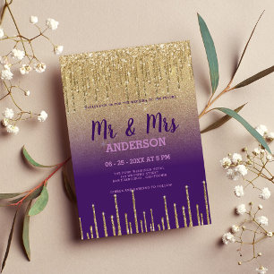 Convite Glitter de ouro roxo usa script MR MRS casamento