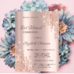 Convite Glitter Moderno Coloca o Bar Dourado do Rosa Mitzv<br><div class="desc">Um convite moderno,  chico e glamouroso com brilho pingando em fundo rosa.</div>