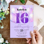 Convite Glitter Roxo Doce 16 Balões Girly de Aniversário<br><div class="desc">"Feliz Doce 16". Envie este convite de festas maravilhoso, simples, festivo, moderno, personalizado para um evento a se lembrar. A tipografia negra e a escrita manuscrita em negrito sobrepõem-se a balões roxos "16", púrpuros e luzes de cordas brilhantes douradas sobre um fundo roxo e leve. Personalize o texto personalizado com...</div>