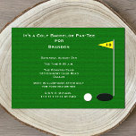 Convite Golf Bachelor Party 18º Golfe Buraco<br><div class="desc">Este convite da despedida de golfe apresenta um verde com um olhar texturado e uma bola de golfe indo para o 18º buraco. Um convite divertido para uma despedida de solteiro de golfe! Direitos autorais</div>