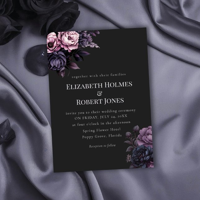 Convite Gothic Black Floral Wedding Invitation (Gothic Black Floral Wedding Invitation on a gothic wedding table with black roses.
)