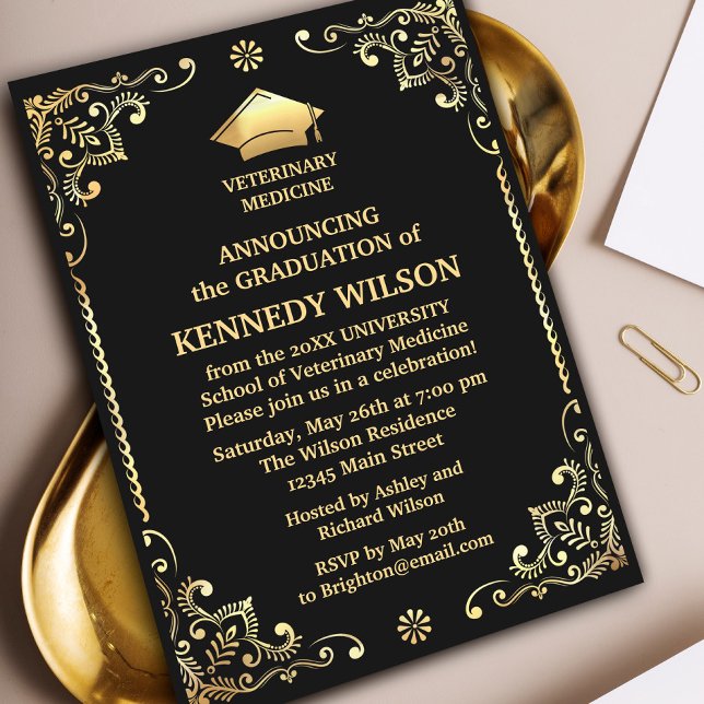 Convite Graduação da folha de ouro preto chic ( Modern and stylish graduation announcement/invitation. #goldeninvitation #vintage #ElegantFormal)