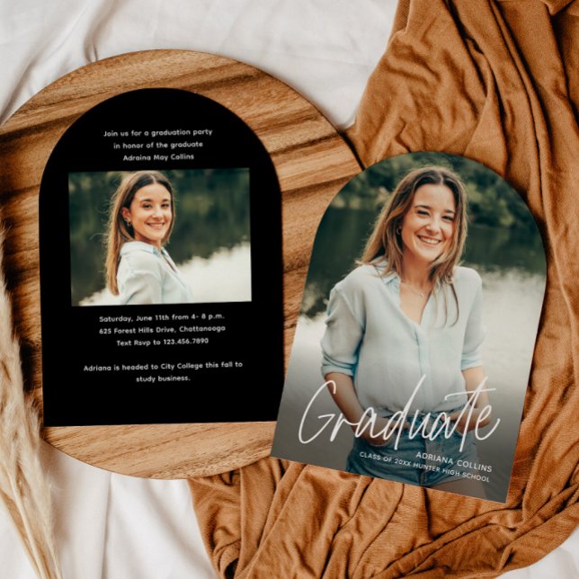 Convite Graduação de Arquivo de Foto de Roteiro Simples 2 (Simple script photo graduation invitations. )
