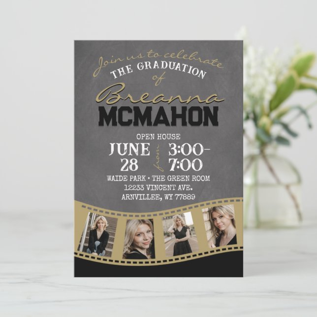 Convite Graduação de Fita de Chalkboard Preta e Dourada (Em pé/Frente)