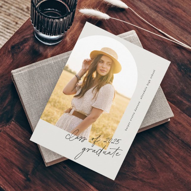 Convite Graduação de Foto em Arco de Script Simples (Simple Boho Arch Photo Graduation Invitation.)