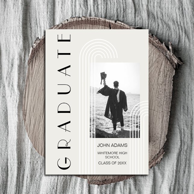 Convite Graduação de Foto Vertical Moderna (Mark this milestone in style with our chic silver-grey graduation invitations #graduationinvitation)