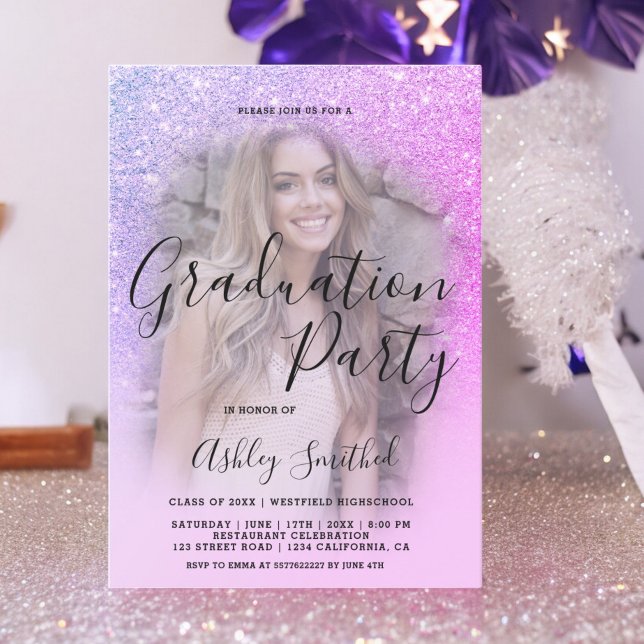 Convite Graduação de fotografações ombreiras roxas, cor-de (Modern pink purple glitter ombre photo graduation invitation)