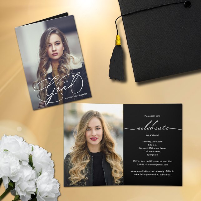 Convite Graduação de Fotografias com Script de Formando El (Elegant Grad Script Photo Graduation Small Folded Invitations)