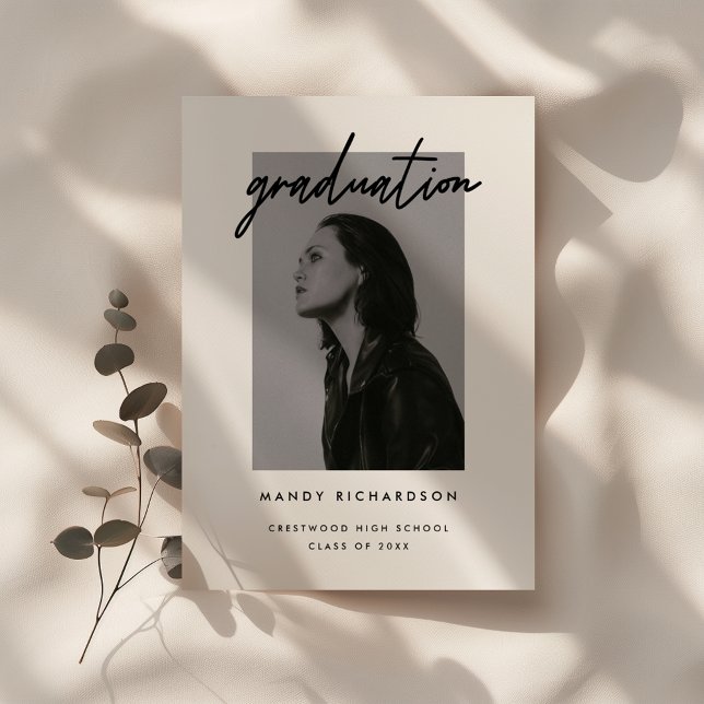 Convite Graduação de Fotos com Script Preto e Branco minim (Criador carregado)