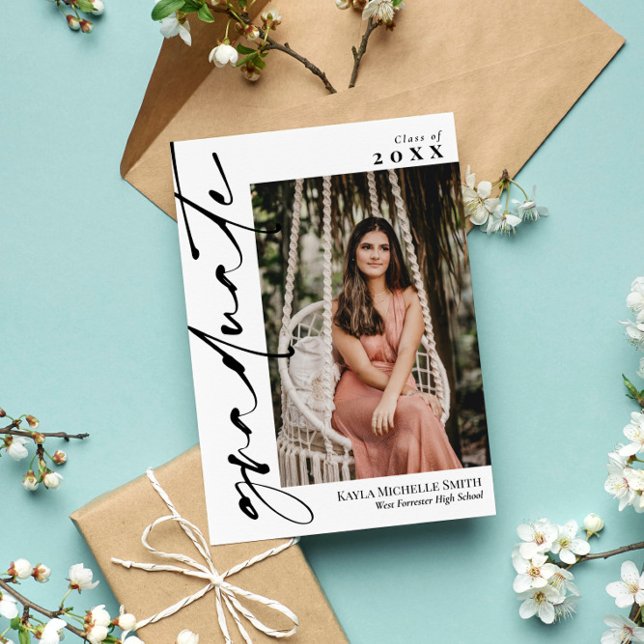 Convite Graduação de Fotos em Branco com Caligrafia Preta (Criador carregado)