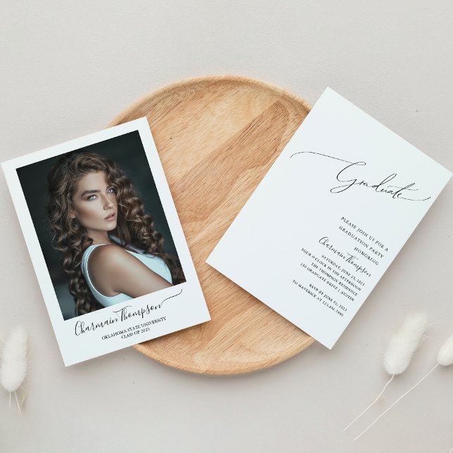 Convite Graduação de Fotos Simples de Script Clássico Mode (Criador carregado)