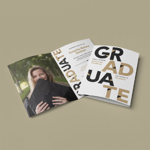 Convite Graduação de Letras Douradas com Ângulo Grande e C