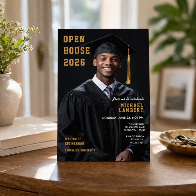 Convite Graduation Open House Photo Invite 2026 (Open house graduation invitation with photo in modern black and gold design)