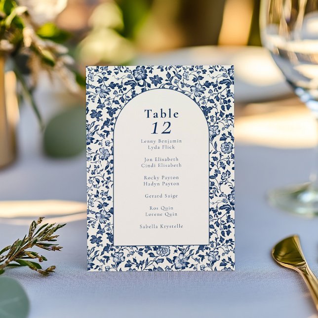 Convite Gráfico de assentos de mesa floral intrincado por  (Blue and cream arch delftware style elegant wedding reception meal seating chart)