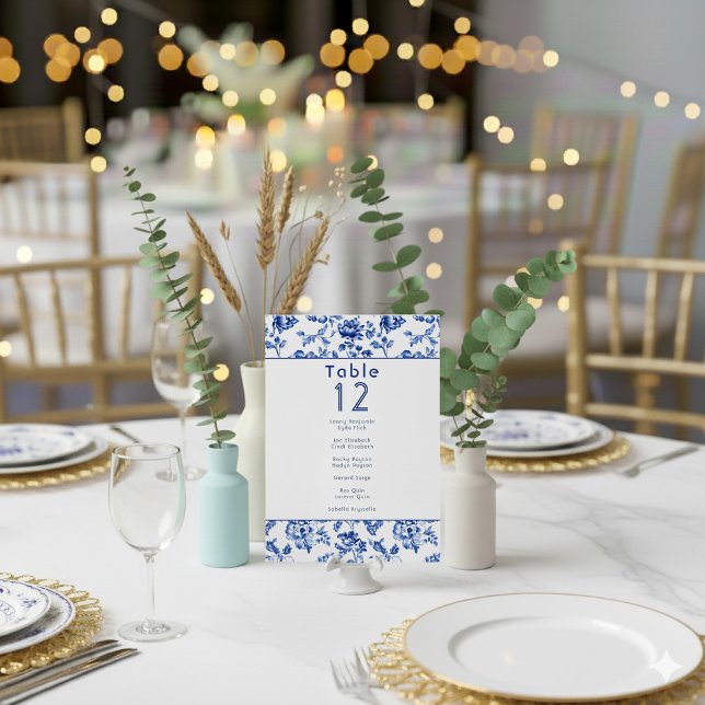 Convite Gráfico de assentos de mesas florais de software a (Blue and white delftware wedding table number name chart sign.)