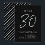 Convite Grande Trinta | Festa de Aniversário de 30 anos Si<br><div class="desc">Celebre o seu dia especial com este convite de aniversário de 30 anos simples e elegante. Este design apresenta uma escrita "O Grande 30" com um layout limpo numa combinação de cores preto e prata. Mais designs e suprimentos para festas estão disponíveis na minha loja BaraBomDesign.</div>