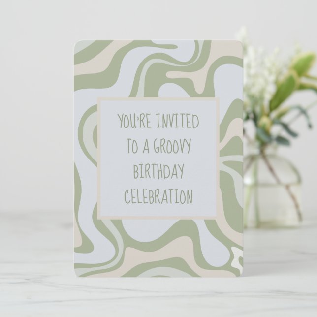 Convite Groovy Birthday em Sage Green Invitation (Em pé/Frente)