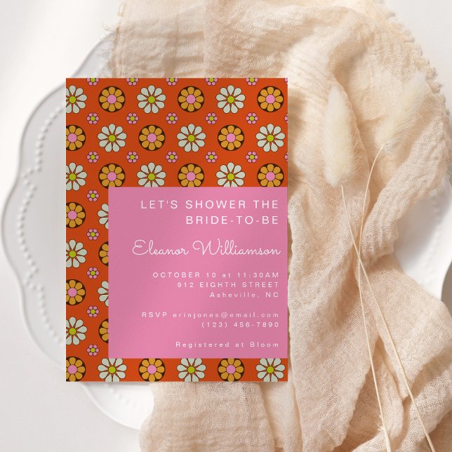 Convite Groovy Retro 60s Flores Laranja Chá de panela Rosa (Criador carregado)