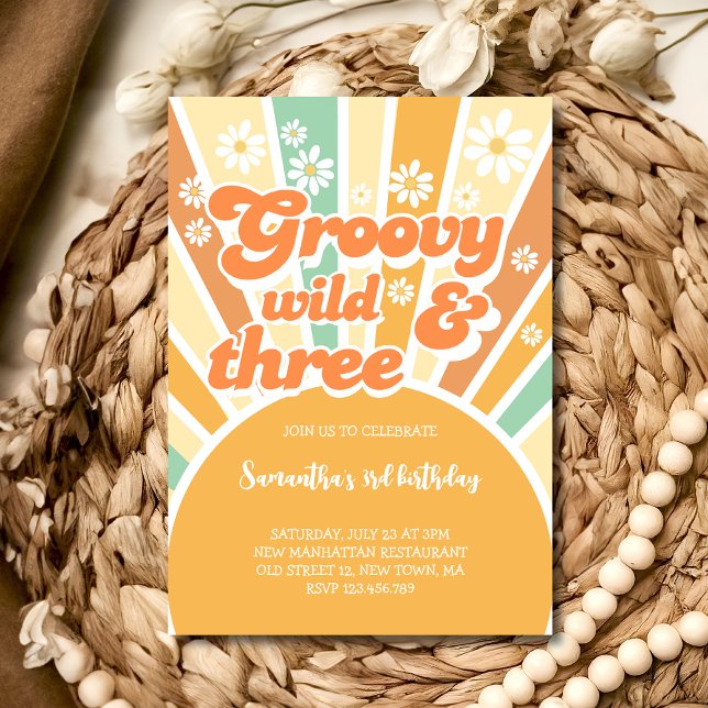 Convite Groovy selvagem e três aniversário de crianças do  (Criador carregado)