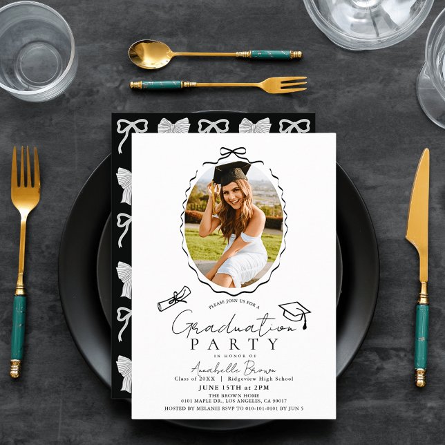 Convite Hand-drawn Black Bow Frame Photo Graduation Party (Criador carregado)