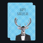 Convite Hanukkah Deer com Tux e Yarmulke<br><div class="desc">convites de festas Whimsical Hanukkah com veados vestindo um smoking e Yarmulke. Personalize este design alterando o texto ou a cor do texto. Entre em contato com o comerciante se precisar de ajuda para personalizar este design.</div>