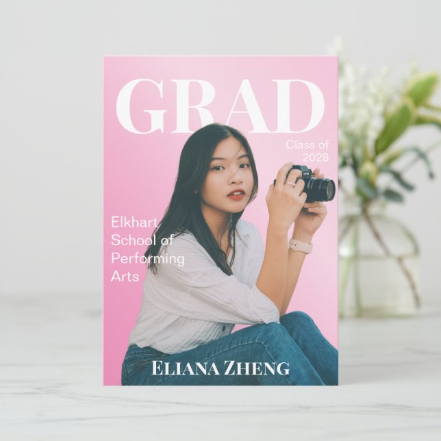Convite High School Magazine Style Graduation Announcement (Em pé/Frente)