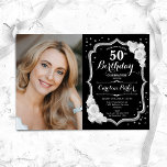 Convite Imagem branca de Prata Negra Foto 50º aniversário<br><div class="desc">Elegante 50º convite de aniversário com sua foto. Design branco preto de vidro com prata brilhante. Possui rosas brancas, fonte de script e confetti. Perfeito para uma festa de comemoração de na moda adulto. Personalize com seus próprios detalhes. Pode ser personalizado para qualquer idade! Impressos convites Zazzle ou modelo de...</div>