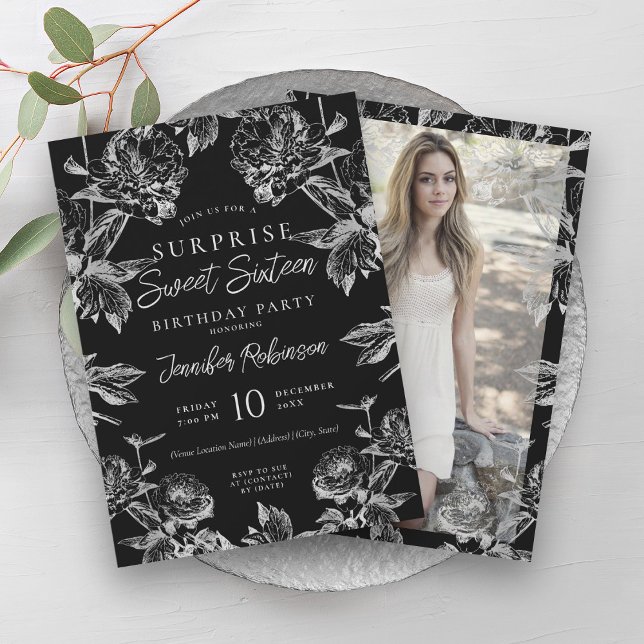 Convite Imagem Floral de Prata Negra Surpresa 16 (Black Silver Floral Photo SURPRISE Sweet 16 Invitation)