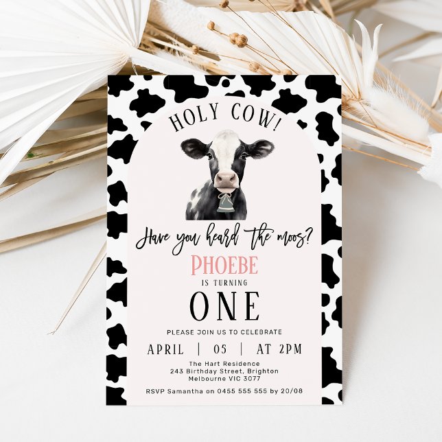 Convite Impressão Rosa, Arco Rosa, primeiro aniversario de (Sweet holy cow themed 1st birthday invitation featuring a black and white cow, cow print and cowbell)