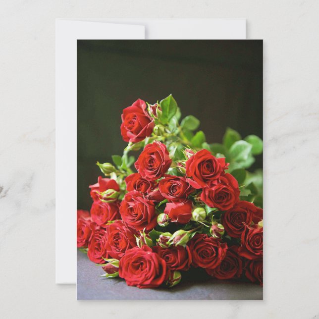 Convite Intimate Close-Up Red Rose Hand-Held Engagement  (Verso)