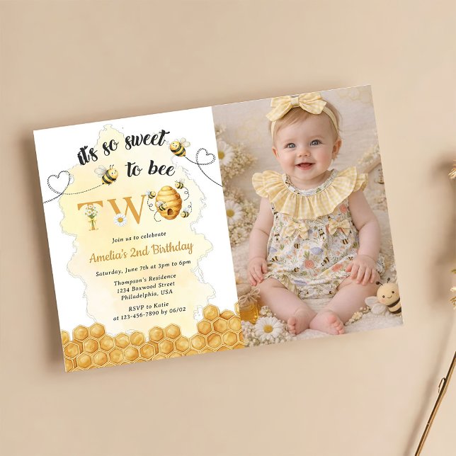 Convite It's So Sweet To Bee Photo 2nd Birthday Invitation (Criador carregado)