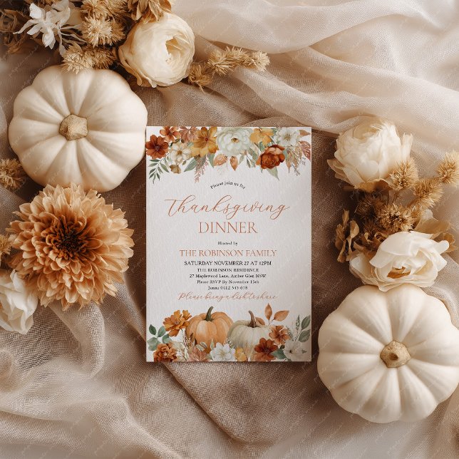 Convite Jantar de Ação de Graças Abóbora Folhas de Outono  (Thanksgiving Dinner Invitation with pumpkins and fall leaves in earthy tones.)