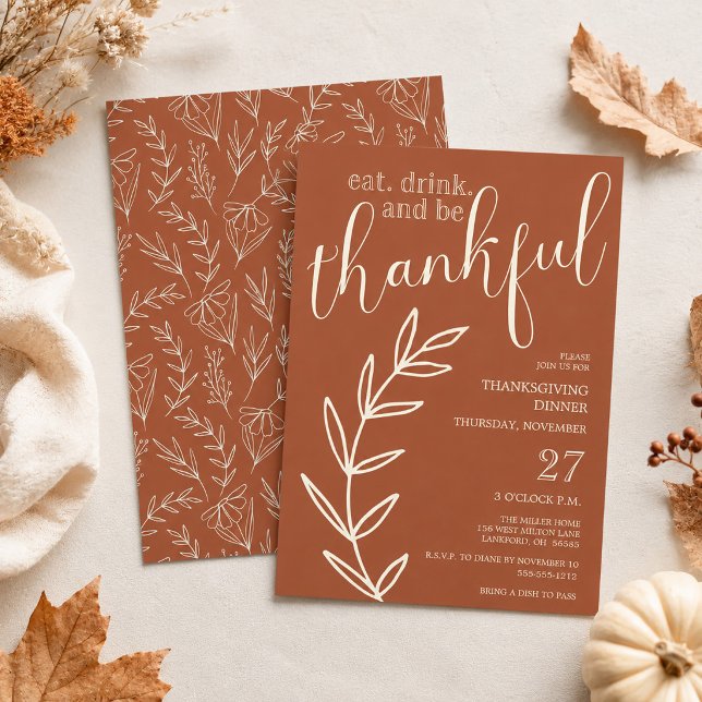 Convite Jantar de Ação de Graças Coma, Beba e Seja Grato  (Eat Drink and be Thankful Thanksgiving Dinner Invitation with Hand Drawn Florals)