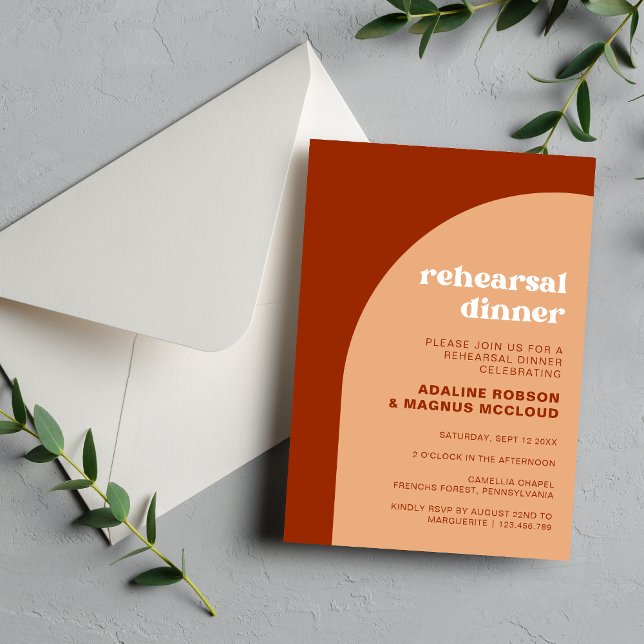 Convite Jantar de Ensaio de Casamento com Arco Boho Chic P (Chic peach boho arch rehearsal dinner invitation sets a warm tone for your pre-wedding celebration.)