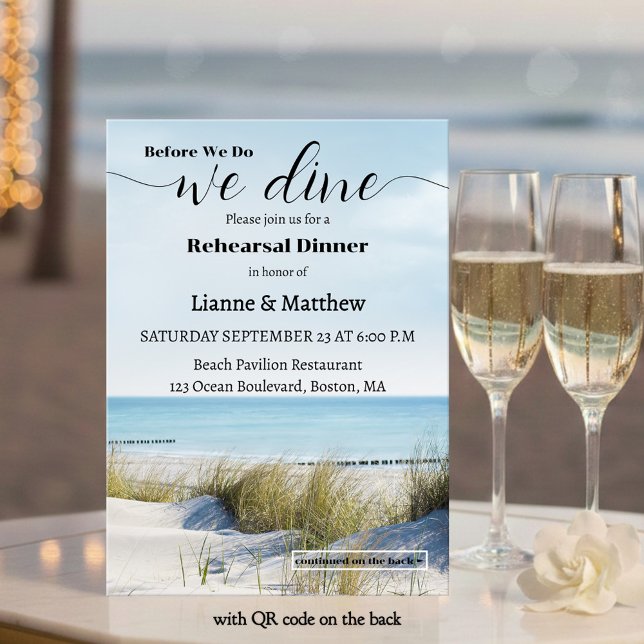 Convite Jantar de Ensaio Moderno de Praia e Dunas (Modern rehearsal dinner invitation featuring dunes overlooking a beach. With QR code template)