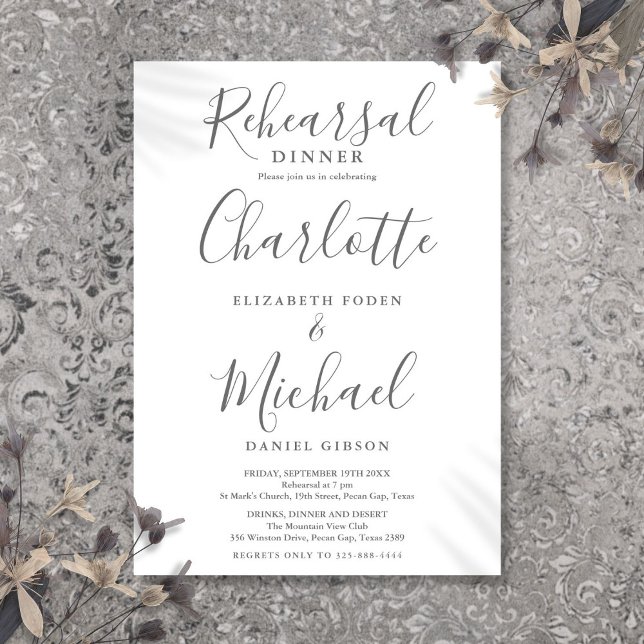 Convite Jantar de Ensaios com Script de Assinatura Cinza e (Gray And White Signature Script Rehearsal Dinner Invitation)
