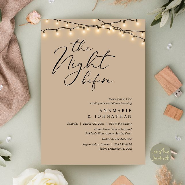 Convite Jantar de Ensaios de Casamento Romântico da Noite  (The Night Before Romantic Wedding Rehearsal Dinner Invitation Card in String Lights Brown Tan)