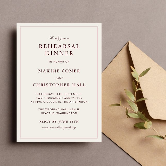 Convite Jantar de Ensaios Elegante Formal em Marfim e Borg (Elegant ivory and burgundy rehearsal dinner invitation brings timeless style to your gathering.)