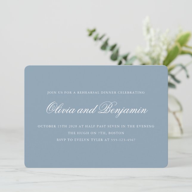 Convite Jantar de Ensaios Formal Dusty Blue Elegant Script (Em pé/Frente)