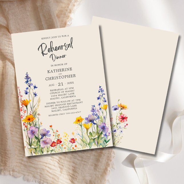 Convite Janto de ensaio de castigo de feijão-branco (Colorful Wildflowers Wedding Rehearsal Dinner Invitation with purple, orange, red wildflowers.)