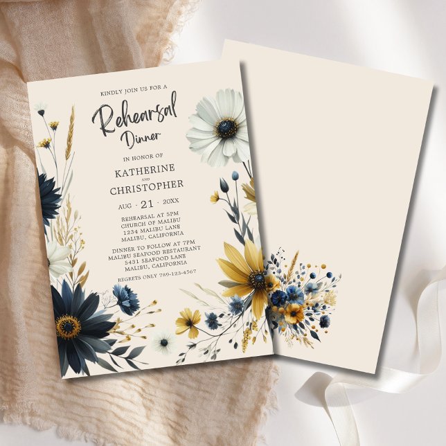 Convite Janto de Ensaios de Casamento de Beige em Flores S (Elegant Watercolor Wildflowers Beige Wedding Rehearsal Dinner Invitation with blue & yellow flowers.)
