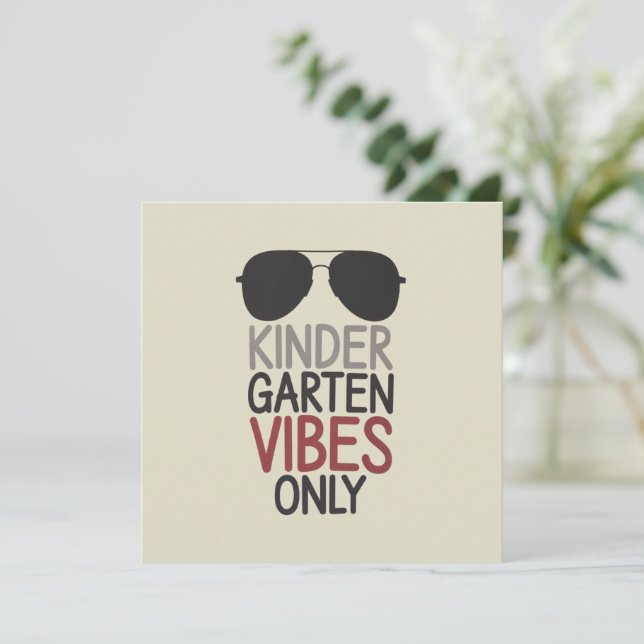 Convite Jardim de Infância só volta à escola (Em pé/Frente)